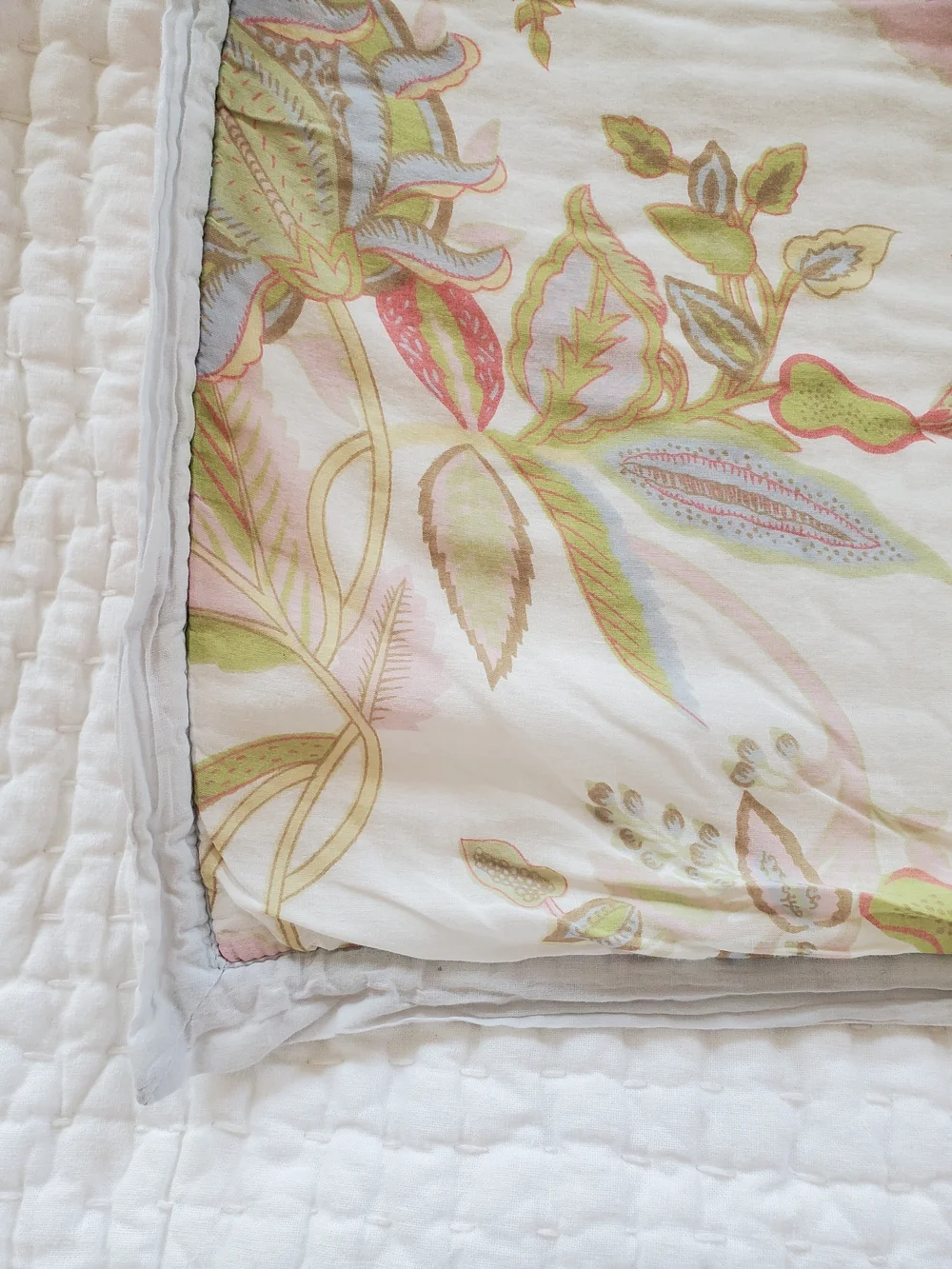Pottery Barn Floral Patchwork Cotton Set Of 2 Standard Pillow Shams